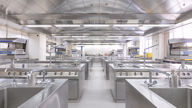 Nanjing Institute of Tourism and Hospitality 1