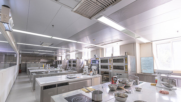 Nanjing Institute of Tourism and Hospitality 2