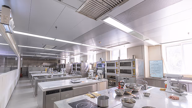 Nanjing Institute of Tourism and Hospitality 2