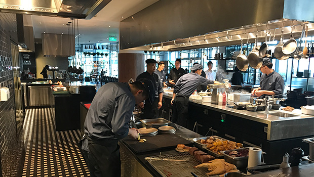 W Shanghai - The Bund 4