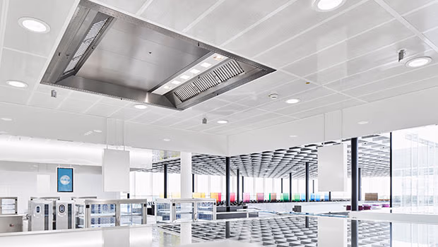 HSC &#8211; Design &#8220;bandraster&#8221; (flat healds) metal ceiling for applications with strong hygiene demands