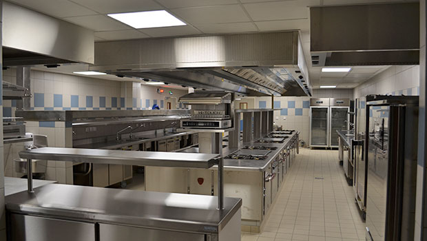 Les Petites Bruyères Cooking School, France