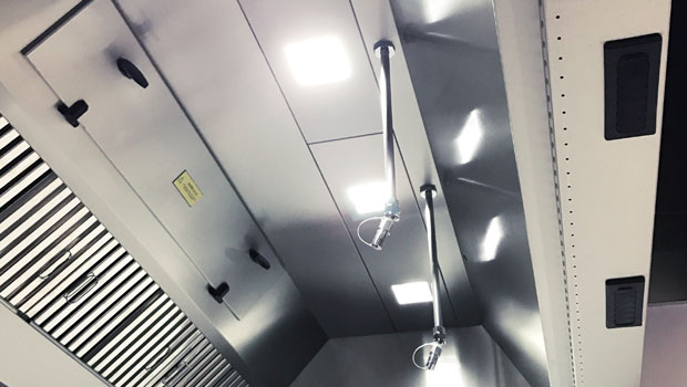 Halton Skyline Culinary und Human Centric Light an Hauben