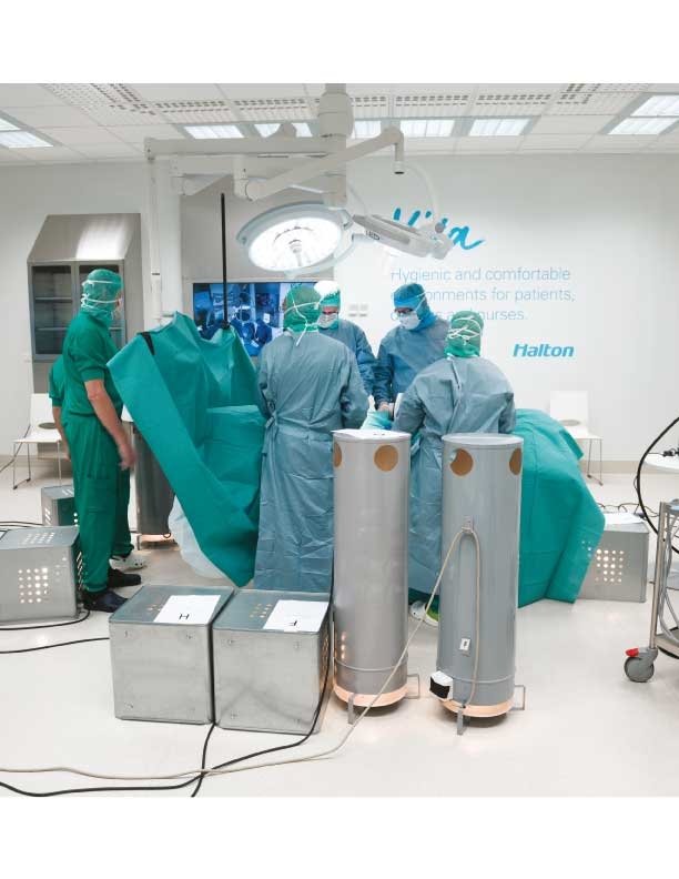 Halton bietet simulierte Operationen an, um vorab zu testen und zu überprüfen, ob der geplante Luftstrom ausreicht, um die gewünschte mikrobielle Reinheit in Operationssälen zu erreichen