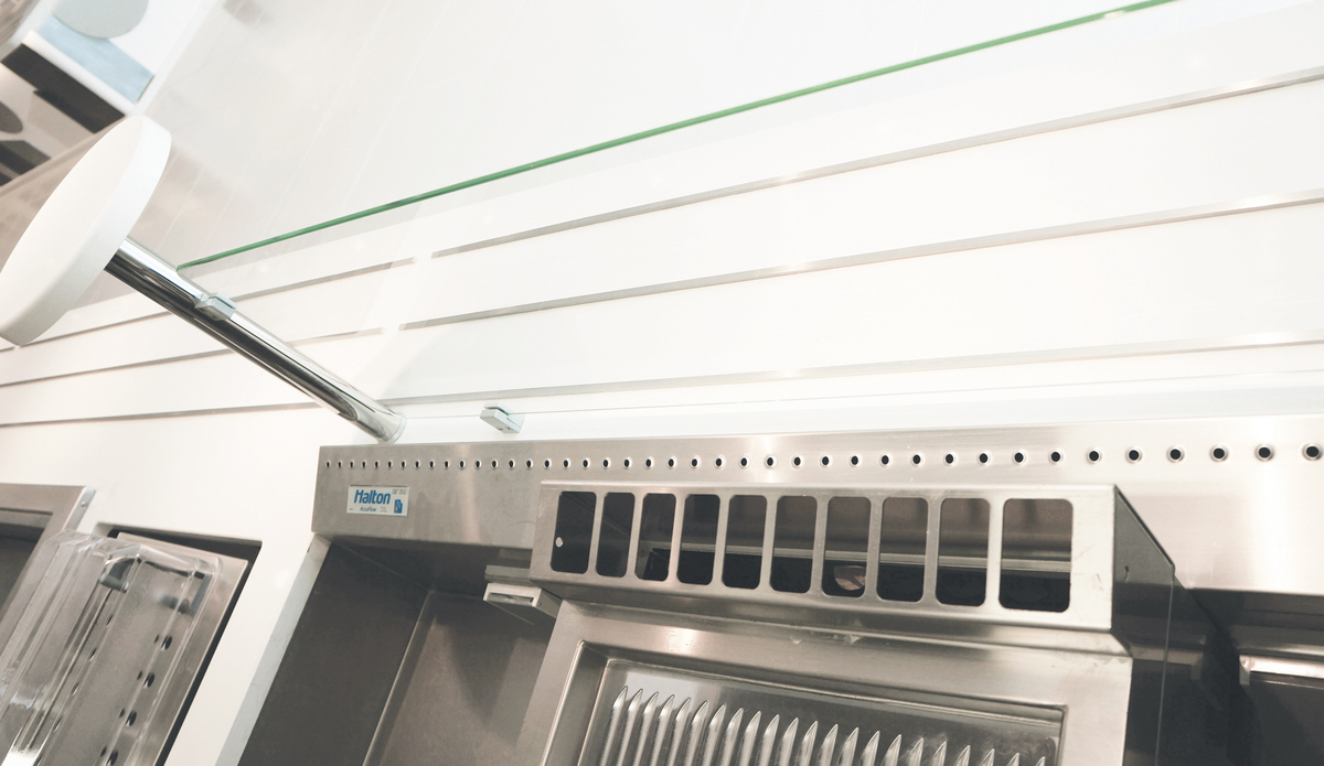 Capture Bar air curtain