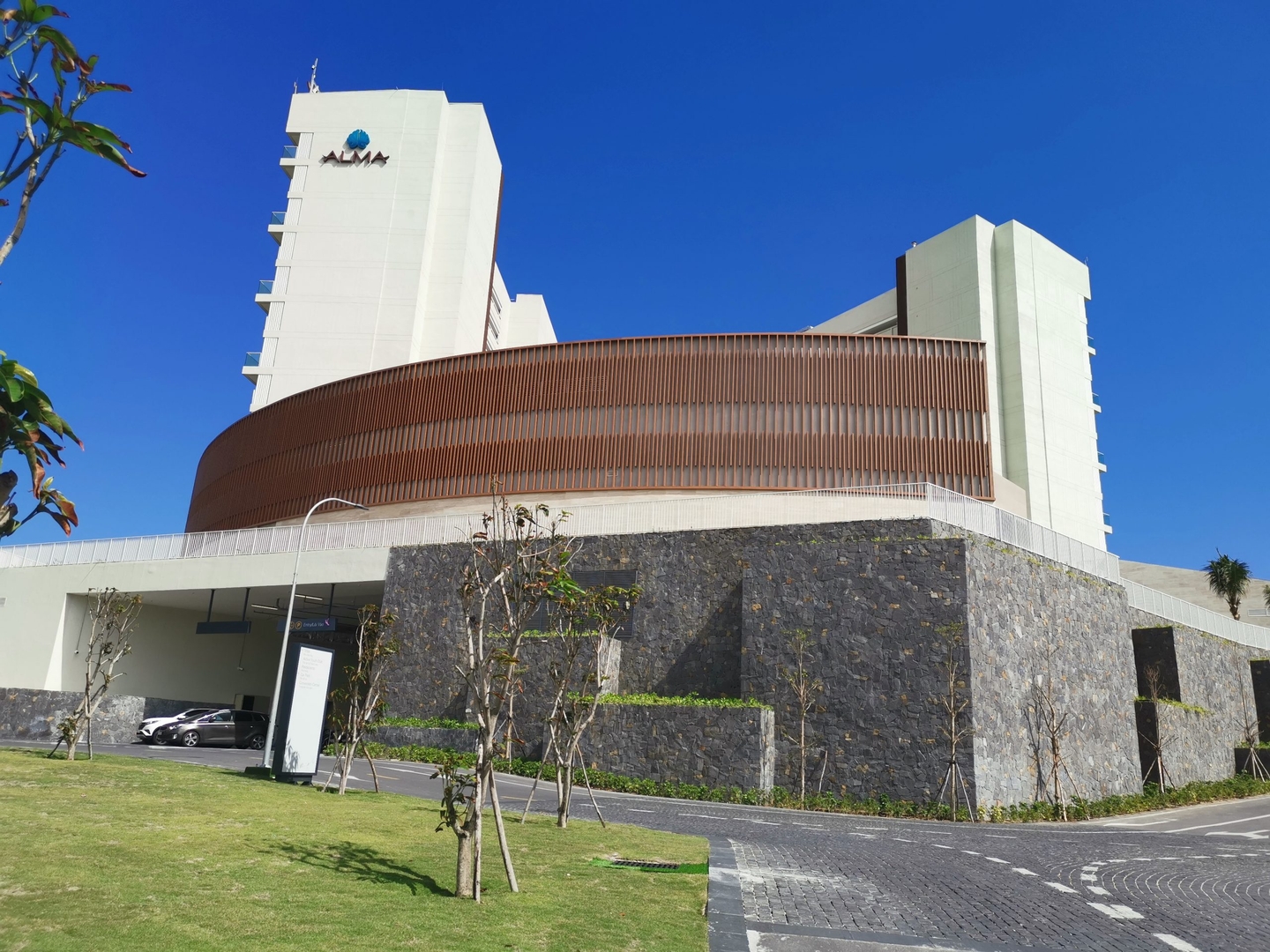 Alma Resort Cam Ranh 02