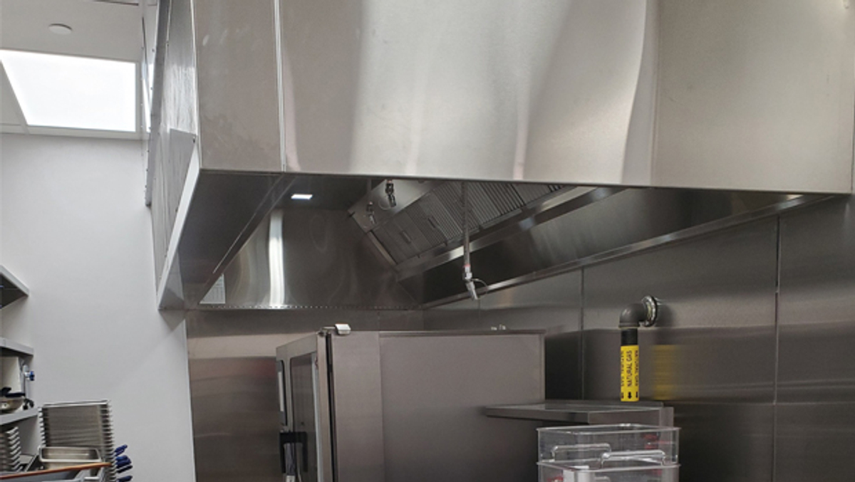 Luca Restaurant with KVC Halton Hood