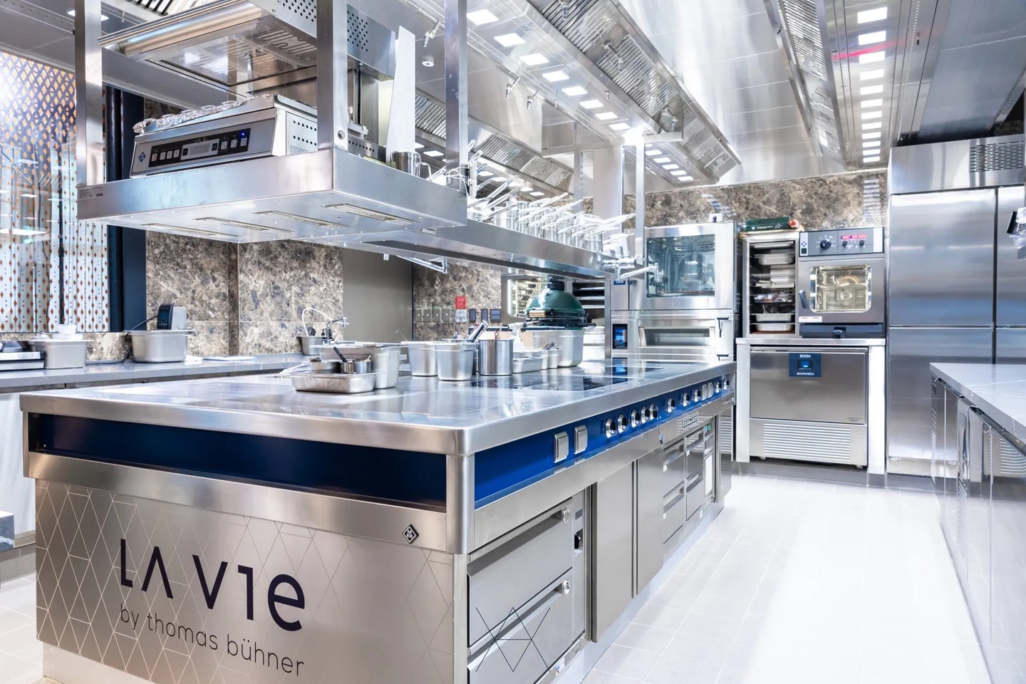 La Vie by Thomas Bühner | Noke Mall, Taiwan