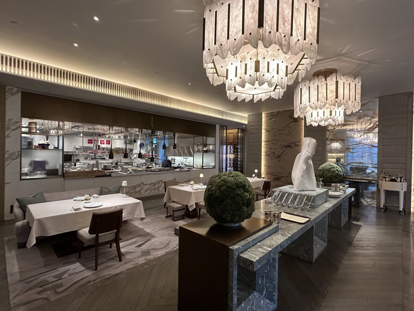 L’Envol | St Regis Hong Kong, China