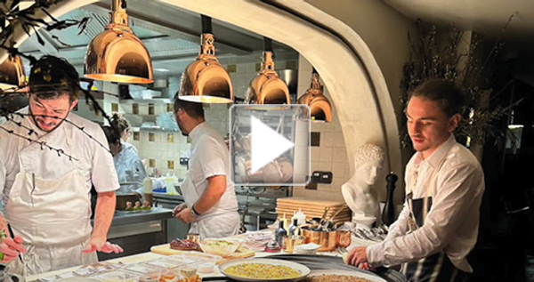 Anna, a Greek restaurant, sets new standards for location selection!