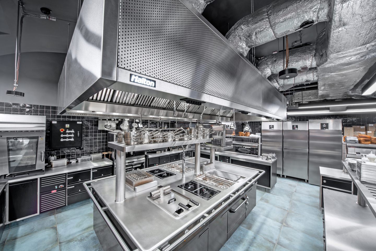 Le Petit Beefbar au Grand Café | W Prague Hotel, Czech Republic