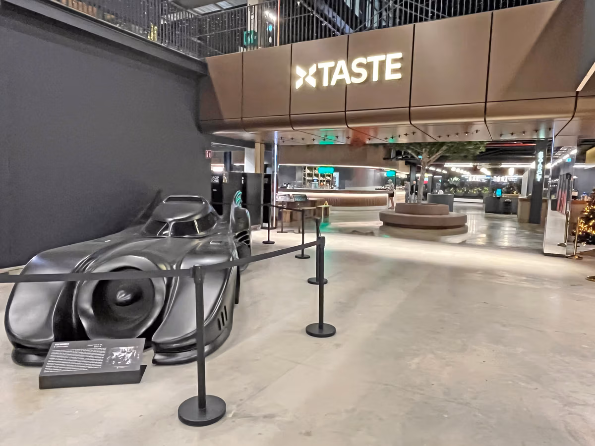 How do you ensure a pleasant culinary experience for hundreds of guests in the middle of a dozen different restaurants?