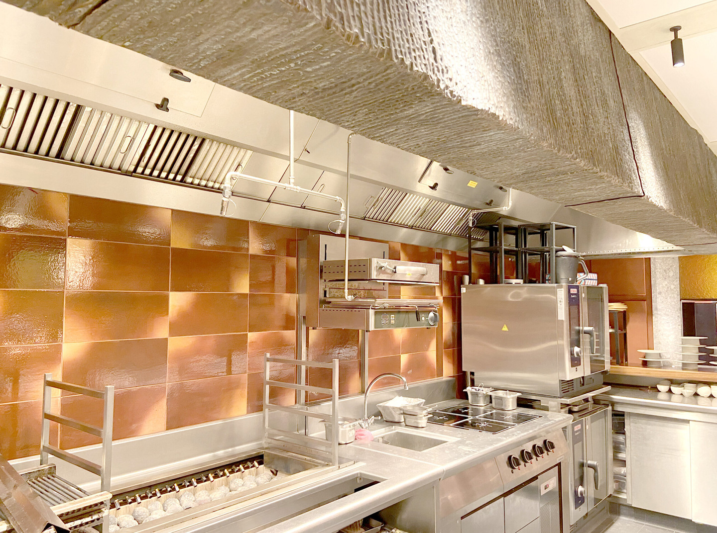 Seok restaurant kitchen ventilation system at Park Hyatt Paris Vendôme hotel